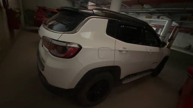 https://images10.gaadi.com/usedgaadi-sellcar/UsedCar/d5c44fd1a/73d15be4-dd2e-4c25-a5a6-0791dc2f7bb6.jpeg?imwidth=6401