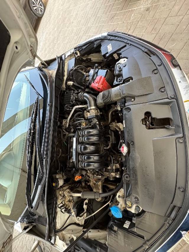 https://images10.gaadi.com/usedgaadi-sellcar/UsedCar/d5c594f9a/d226193b-e288-4236-b0c6-ae33b3fa34c8.jpeg?imwidth=6402
