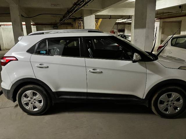 https://images10.gaadi.com/usedgaadi-sellcar/UsedCar/d5c622c5a/c15c3cf1-37bf-41b7-9744-6dd2962db3ec.jpeg?imwidth=6401