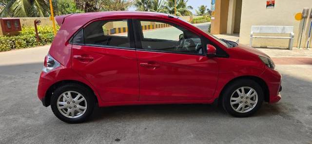https://images10.gaadi.com/usedgaadi-sellcar/UsedCar/d5c6dbdda/81dbfcba-7579-4183-b2cd-6fad2b8c023b.jpg?imwidth=6401