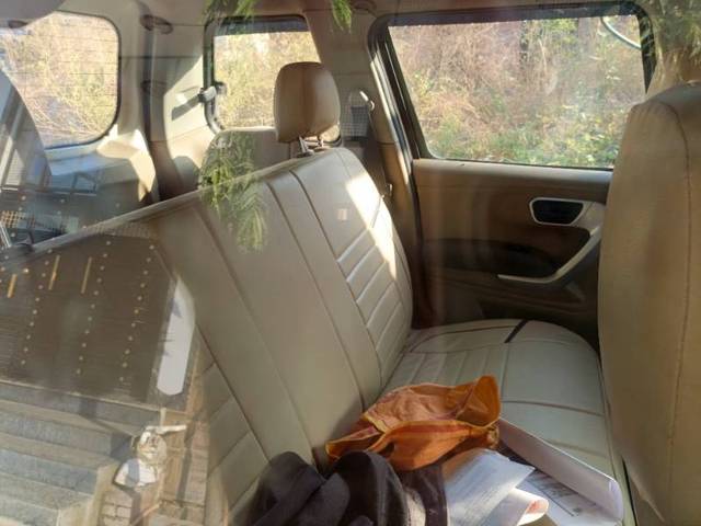https://images10.gaadi.com/usedgaadi-sellcar/UsedCar/d5c70088a/59f9a83f-c7e2-4696-a1e7-4edde9951b8a.jpg?imwidth=6400