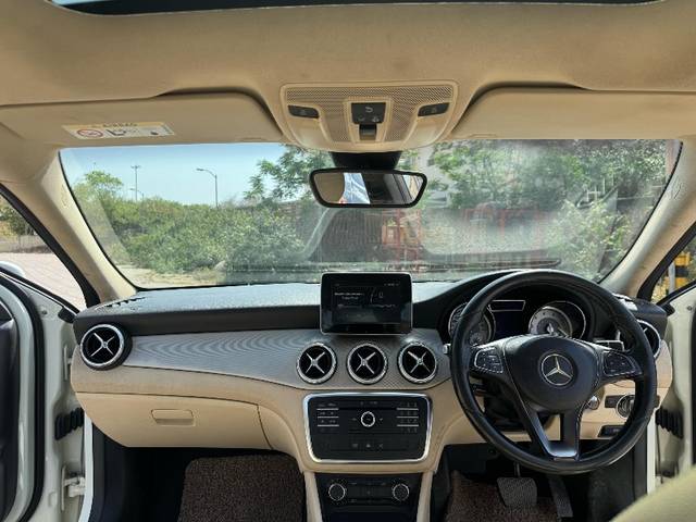 https://images10.gaadi.com/usedgaadi-sellcar/UsedCar/d5c99a8ea/f669b175-d300-43b0-8836-db6060662185.jpeg?imwidth=6402