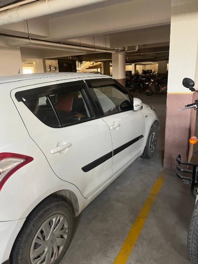 https://images10.gaadi.com/usedgaadi-sellcar/UsedCar/d5ca7560a/bf96bd2a-041f-494f-b8f3-d93665bc9245.jpeg?imwidth=6401