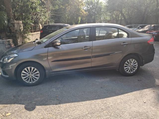 https://images10.gaadi.com/usedgaadi-sellcar/UsedCar/d5ca9fe5a/f2281247-bf75-4197-a63a-c9cc22d15958.jpeg?imwidth=6402