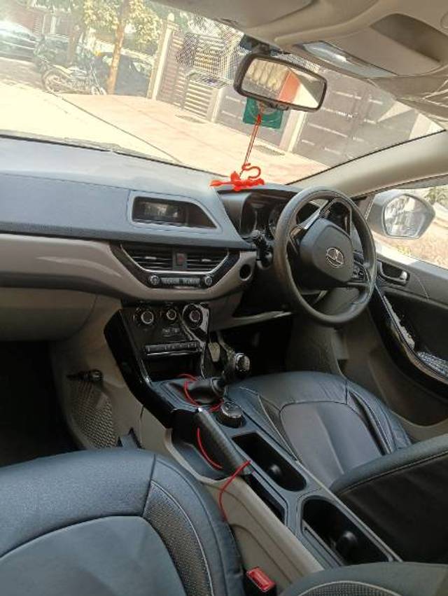 https://images10.gaadi.com/usedgaadi-sellcar/UsedCar/d5cc4f78a/6c22cba9-964a-479b-a046-b9f900f0b83b.jpg?imwidth=6402