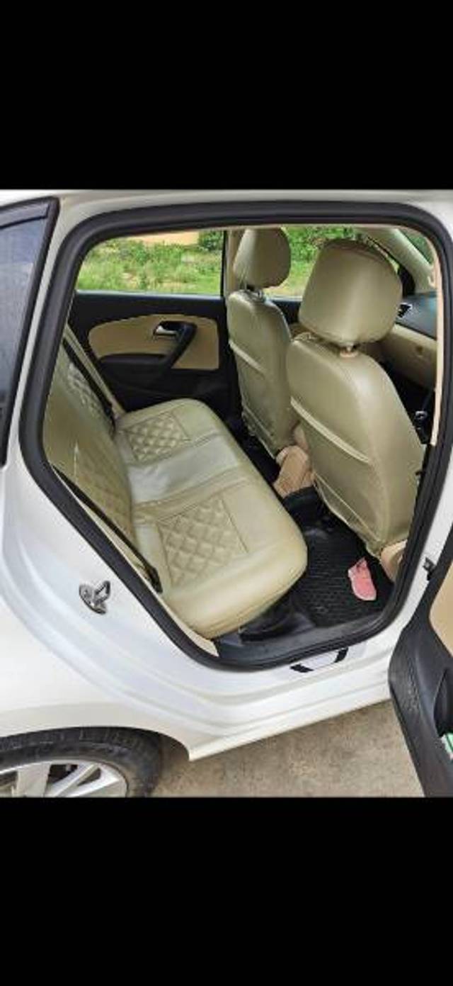 https://images10.gaadi.com/usedgaadi-sellcar/UsedCar/d5cd3e41a/ef5718a4-3011-4e04-9e7f-2a78e9aacb89.jpg?imwidth=6401
