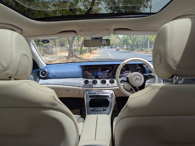https://images10.gaadi.com/usedgaadi-sellcar/UsedCar/d5cde0bba/bf8d9f33-e2eb-47d7-959a-859403fd2f34.jpeg?imwidth=6402