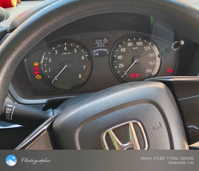 https://images10.gaadi.com/usedgaadi-sellcar/UsedCar/d5ce703fa/8cd6f224-3c6b-4df3-908d-0649a58de440.jpg?imwidth=6401