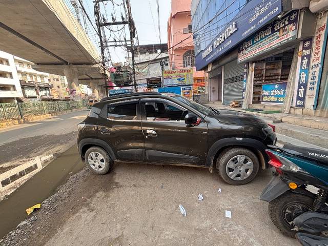https://images10.gaadi.com/usedgaadi-sellcar/UsedCar/d5cea440a/25ba5142-4726-45cb-ac17-dcdde8d142f4.jpeg?imwidth=6401
