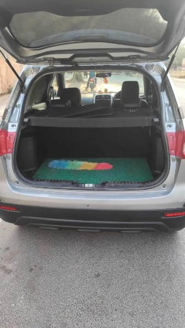 https://images10.gaadi.com/usedgaadi-sellcar/UsedCar/d5ceafc9a/53d49952-d155-4452-9c5e-33d156c7d0aa.jpg?imwidth=6401