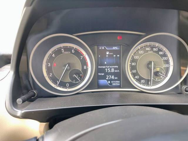 https://images10.gaadi.com/usedgaadi-sellcar/UsedCar/d5cf8a38a/a70e72ac-f1bb-43eb-b3ae-a1b4bc999e51.jpg?imwidth=6402