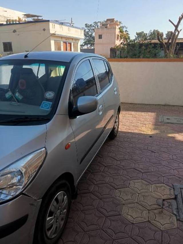 https://images10.gaadi.com/usedgaadi-sellcar/UsedCar/d5d0a0f4a/d12ee00e-9754-4895-a63c-a79a0ec96ca4.jpeg?imwidth=6400