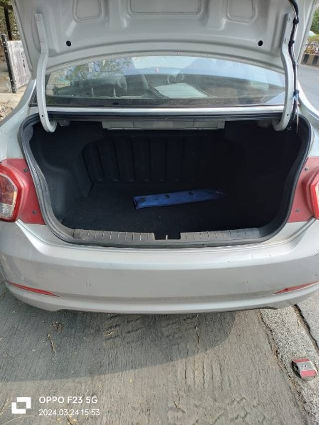 https://images10.gaadi.com/usedgaadi-sellcar/UsedCar/d5d11830a/2d512fc9-14c4-40df-8060-2b51e822eaf5.jpeg?imwidth=6402