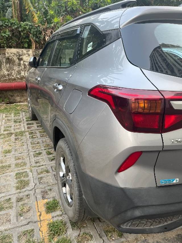 https://images10.gaadi.com/usedgaadi-sellcar/UsedCar/d5d2e52da/b6b637a8-6103-4132-bf3f-f502b7ddc907.jpeg?imwidth=6402