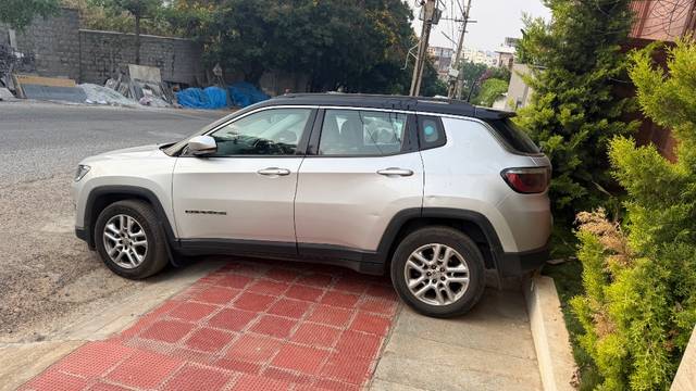 https://images10.gaadi.com/usedgaadi-sellcar/UsedCar/d5d3272ba/08212032-2632-476c-9f8d-b6936040f81d.jpeg?imwidth=6400