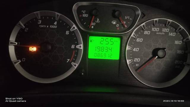 https://images10.gaadi.com/usedgaadi-sellcar/UsedCar/d5d38b7aa/9491f30c-b927-45b6-b6eb-8a2d99cac565.jpg?imwidth=6401