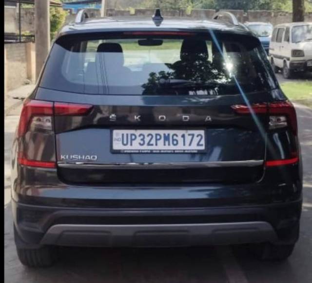 https://images10.gaadi.com/usedgaadi-sellcar/UsedCar/d5d44064a/7e64be7e-39c9-4a8c-b132-fd8a986f44b4.jpg?imwidth=6401