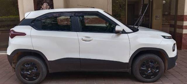 https://images10.gaadi.com/usedgaadi-sellcar/UsedCar/d5d5bd66a/ce7e68b1-0122-4501-8477-a0c82b95da99.jpg?imwidth=6400