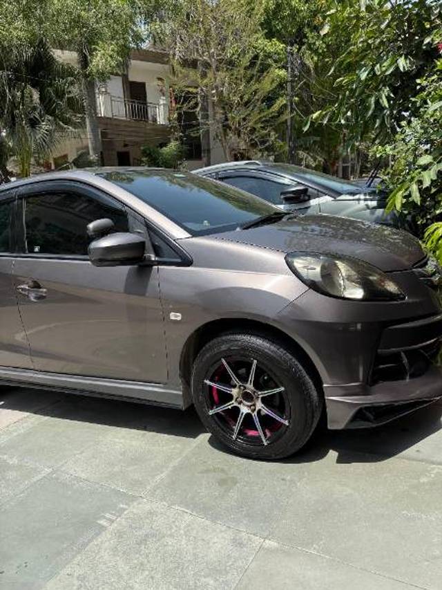 https://images10.gaadi.com/usedgaadi-sellcar/UsedCar/d5d7e3fea/f82e4027-3cc8-4ec3-80a9-56e0feb2f94b.jpg?imwidth=6400