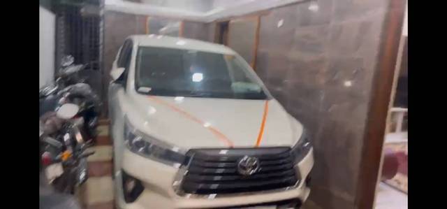 https://images10.gaadi.com/usedgaadi-sellcar/UsedCar/d5d8680aa/eab32014-c346-49e2-906c-9aa001cac777.jpg?imwidth=6400