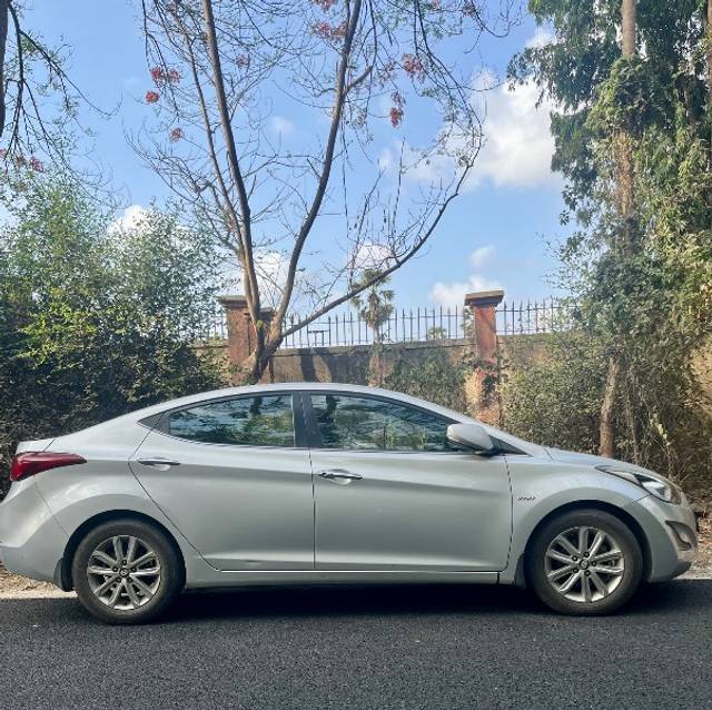 https://images10.gaadi.com/usedgaadi-sellcar/UsedCar/d5d9a118a/a3a70138-b7fd-4d4b-b579-8643a4313a01.jpeg?imwidth=6401