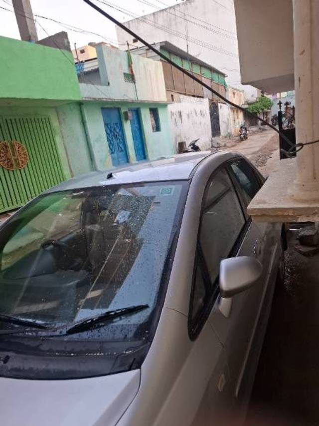 https://images10.gaadi.com/usedgaadi-sellcar/UsedCar/d5da412aa/50e06049-0b98-4c15-8934-c90910e83a02.jpg?imwidth=6402