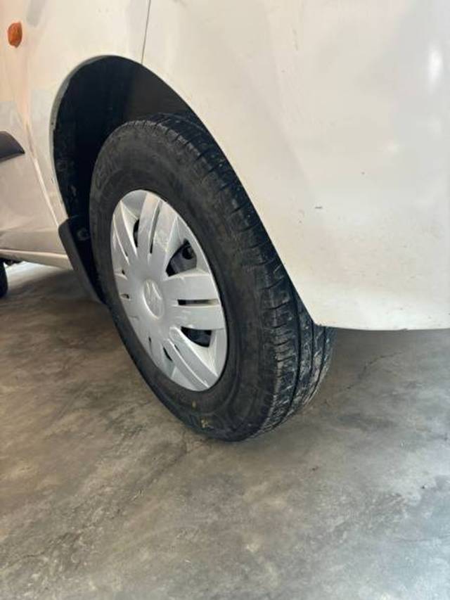 https://images10.gaadi.com/usedgaadi-sellcar/UsedCar/d5dc3126-217b-4d56-a860-0cad3810fbbc/e2008129-8c0f-4dd2-8ae2-afa7337df924.jpg?imwidth=6401