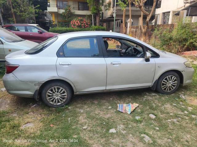 https://images10.gaadi.com/usedgaadi-sellcar/UsedCar/d5dd45d7a/4ec54526-a2ae-4ce3-b2ed-702aa429b7ea.jpg?imwidth=6402