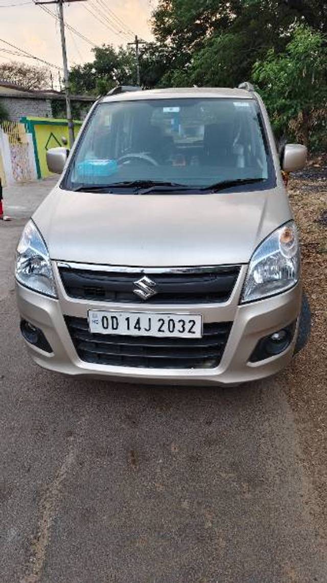 https://images10.gaadi.com/usedgaadi-sellcar/UsedCar/d5e096cea/ffda5f97-6bcb-48bd-bb7b-5b532fc9af43.jpg?imwidth=6400