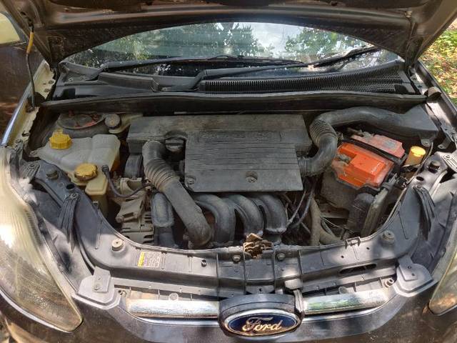 https://images10.gaadi.com/usedgaadi-sellcar/UsedCar/d5e0a7c3a/5bc98840-677f-4a8f-be2e-9c366109c386.jpg?imwidth=6401