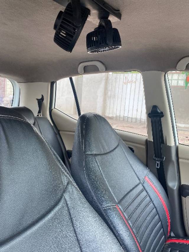 https://images10.gaadi.com/usedgaadi-sellcar/UsedCar/d5e2a366a/7feb0480-0978-4d50-a29c-f9ba6850fae4.jpeg?imwidth=6401