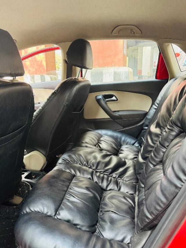 https://images10.gaadi.com/usedgaadi-sellcar/UsedCar/d5e2e697a/43a28457-9d3d-487f-a2d3-cb6d3346f283.jpeg?imwidth=6402