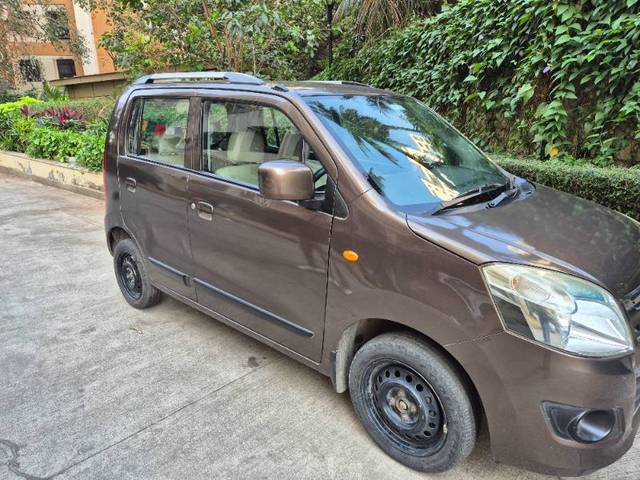 https://images10.gaadi.com/usedgaadi-sellcar/UsedCar/d5e455d5a/d779bbe2-db0f-473e-a806-ae7fd62f43dd.jpg?imwidth=6400
