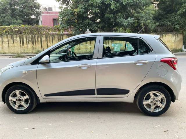 https://images10.gaadi.com/usedgaadi-sellcar/UsedCar/d5e5faf5a/7b8148b1-81e8-4a5d-baf1-51fde3737e2d.jpg?imwidth=6401