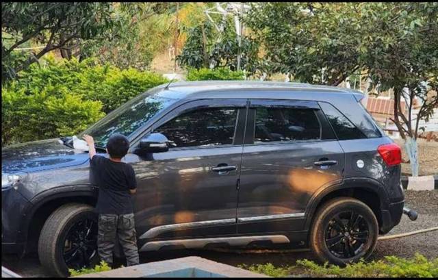 https://images10.gaadi.com/usedgaadi-sellcar/UsedCar/d5e6024fa/dd90039a-f0a6-44ae-b3a5-73496721eae3.jpg?imwidth=6400