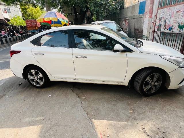 https://images10.gaadi.com/usedgaadi-sellcar/UsedCar/d5e8be11a/dd94f374-3f3f-4edf-be21-d8b1c39e42eb.jpeg?imwidth=6400