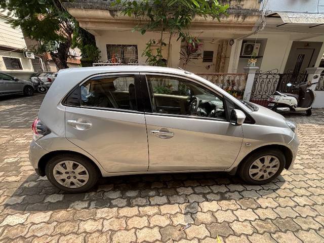 https://images10.gaadi.com/usedgaadi-sellcar/UsedCar/d5ed15ad-a477-483c-bac5-23d2f55d5138/08bddeec-20f3-4780-8d63-b7072fe148b8.jpg?imwidth=6401