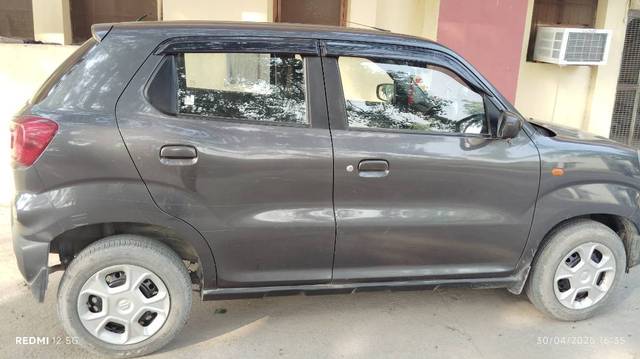 https://images10.gaadi.com/usedgaadi-sellcar/UsedCar/d5ed2640a/4e08aba8-16a9-43fd-9376-edbe3cfef6c4.jpg?imwidth=6402