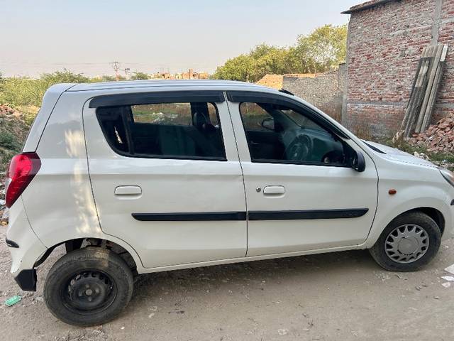 https://images10.gaadi.com/usedgaadi-sellcar/UsedCar/d5f046a3a/912b62c6-e811-40e4-b6cb-806424cd6655.jpeg?imwidth=6402
