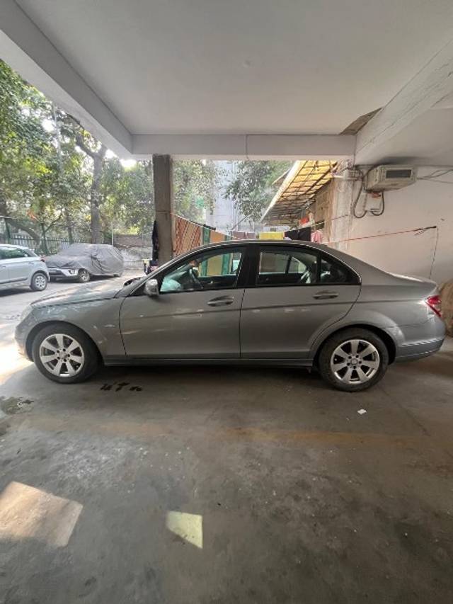 https://images10.gaadi.com/usedgaadi-sellcar/UsedCar/d5f0dd4da/2a810f54-e651-42b2-875d-ae3f8411cd2d.jpeg?imwidth=6401