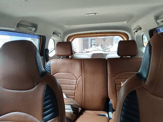 https://images10.gaadi.com/usedgaadi-sellcar/UsedCar/d5f1c96da/c7fa1805-7860-4557-b698-89b043df0ae8.jpg?imwidth=6400