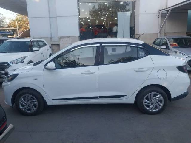 https://images10.gaadi.com/usedgaadi-sellcar/UsedCar/d5f28768a/ddb5b84e-8e4f-4322-a563-cb94d2d9e2c6.jpg?imwidth=6401
