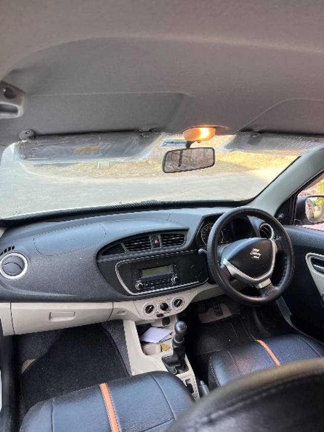 https://images10.gaadi.com/usedgaadi-sellcar/UsedCar/d5f2c44fa/e276fbbc-9d39-482f-8b52-38e7d5dba048.jpeg?imwidth=6401