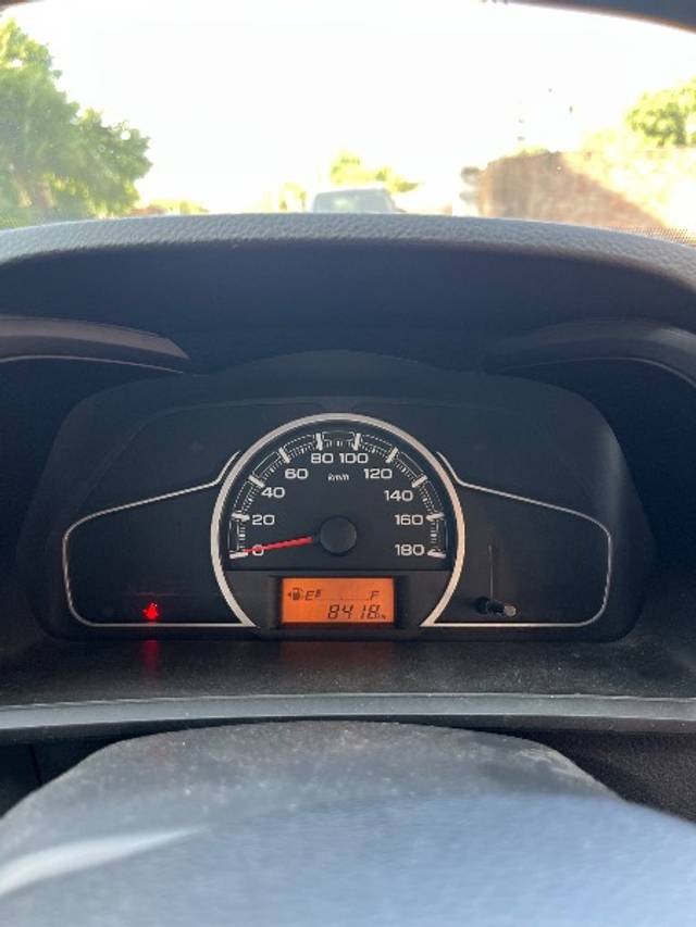 https://images10.gaadi.com/usedgaadi-sellcar/UsedCar/d5f2c44fa/fdc27dd6-449e-47f9-9380-45e85283949b.jpeg?imwidth=6402