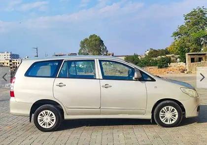Toyota Innova 2.5 EV Diesel MS 7 Str BSIII Toyota Innova 2.5 EV Diesel MS 7 Str BSIII