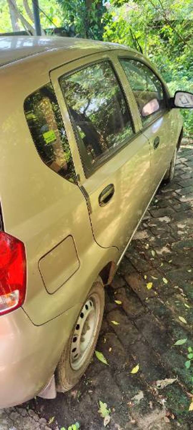 https://images10.gaadi.com/usedgaadi-sellcar/UsedCar/d5f6613ca/e6ea0bcf-6255-4b62-93f7-df9add1d2059.jpg?imwidth=6402