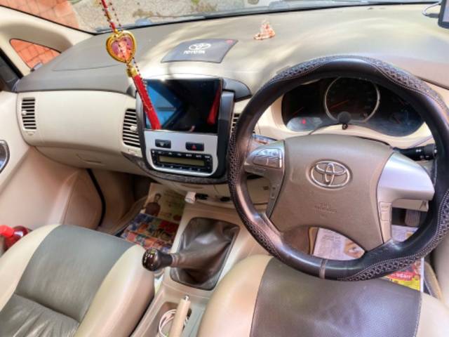 https://images10.gaadi.com/usedgaadi-sellcar/UsedCar/d5f85d82a/9bceb798-9baa-48ac-8bfc-2846e6b0b66f.jpeg?imwidth=6402