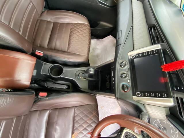 https://images10.gaadi.com/usedgaadi-sellcar/UsedCar/d5f862daa/c754904d-8523-43bb-ba80-7f018d6ecd7e.jpeg?imwidth=6402