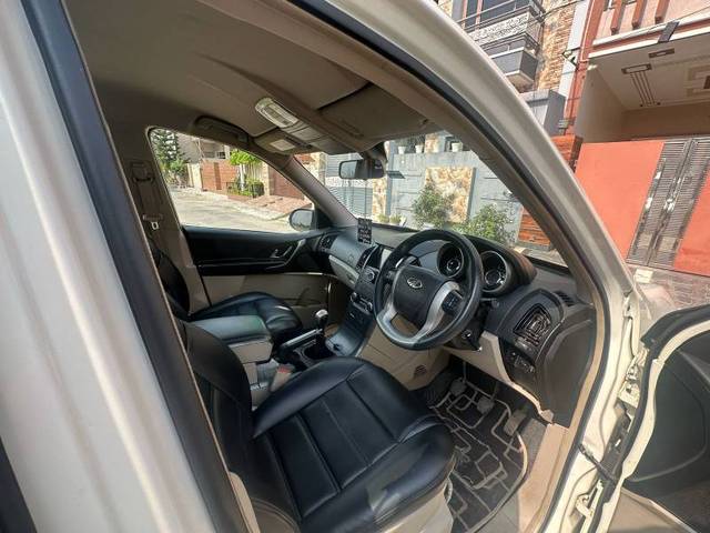 https://images10.gaadi.com/usedgaadi-sellcar/UsedCar/d5f95397a/b8de32d9-1c60-4a6f-9c48-41f87718fa97.jpg?imwidth=6402