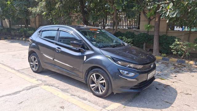 https://images10.gaadi.com/usedgaadi-sellcar/UsedCar/d5f9ba6ea/2d70b480-93e2-4fb4-9df8-d60b4d1a0797.jpg?imwidth=6400